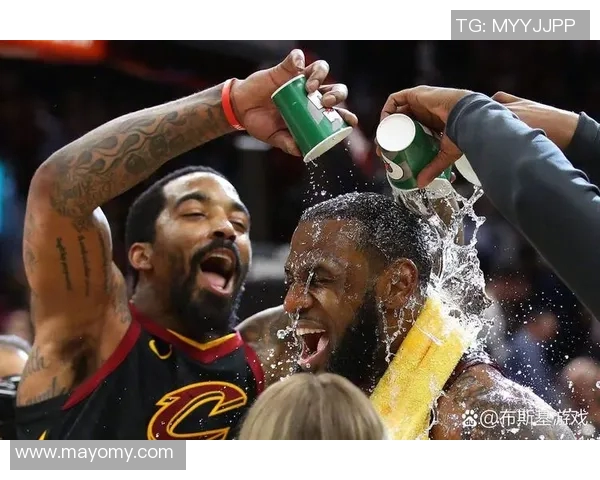 勇士与骑士总决赛第二场激战回顾：巅峰对决再掀高潮